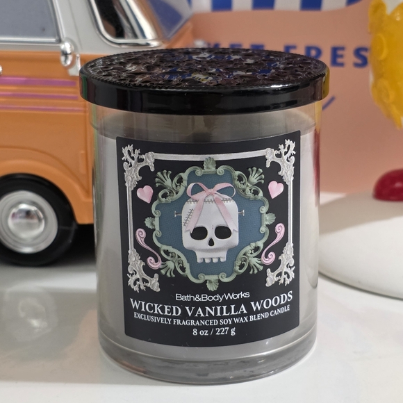 Bath & Body Works Summer Halloween 2025 Wicked Vanilla Woods Single Wick Candle - Picture 1 of 5